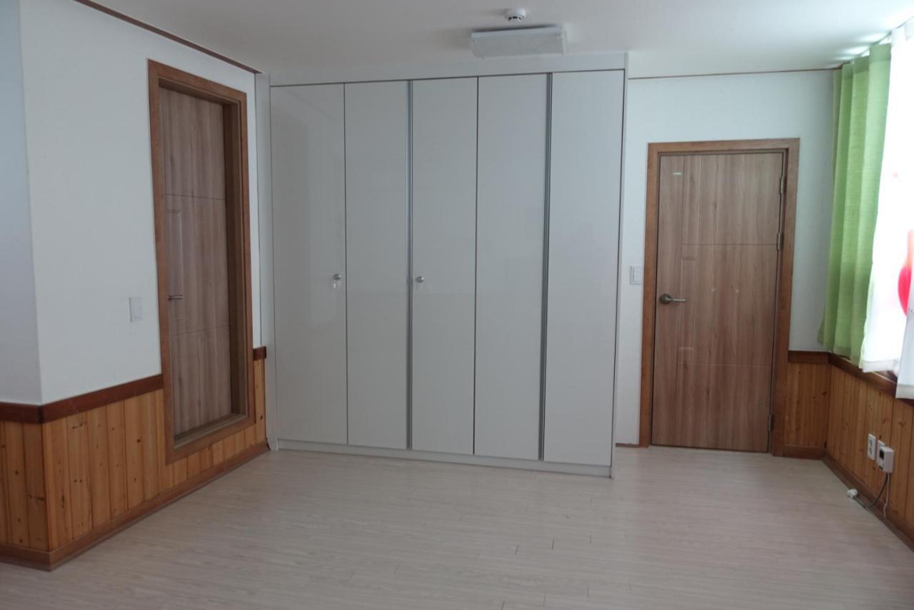 Pongdang Guesthouse Csondzsu Kültér fotó