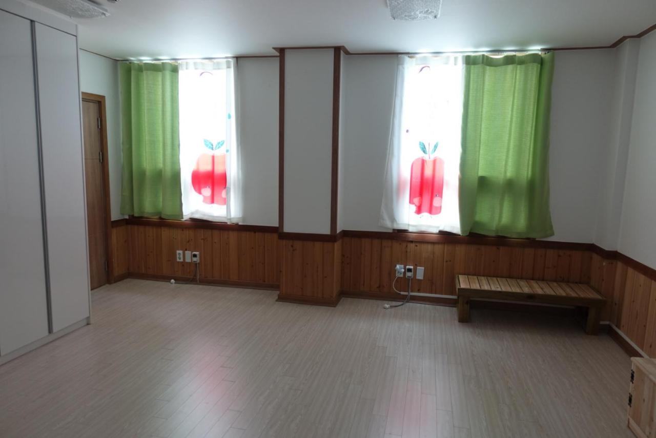 Pongdang Guesthouse Csondzsu Kültér fotó